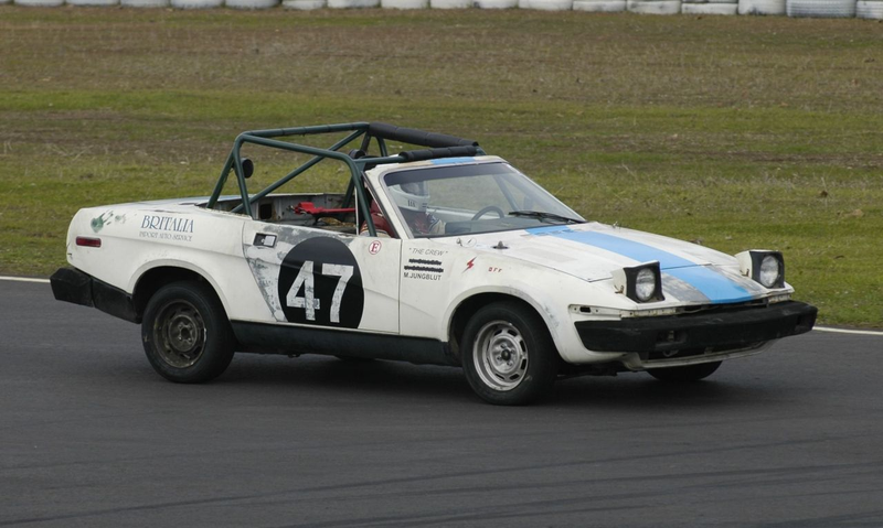 Illustration for article titled 24 Hours Of LeMons Arse Freeze-A-Palooza Über Gallery: British Steel